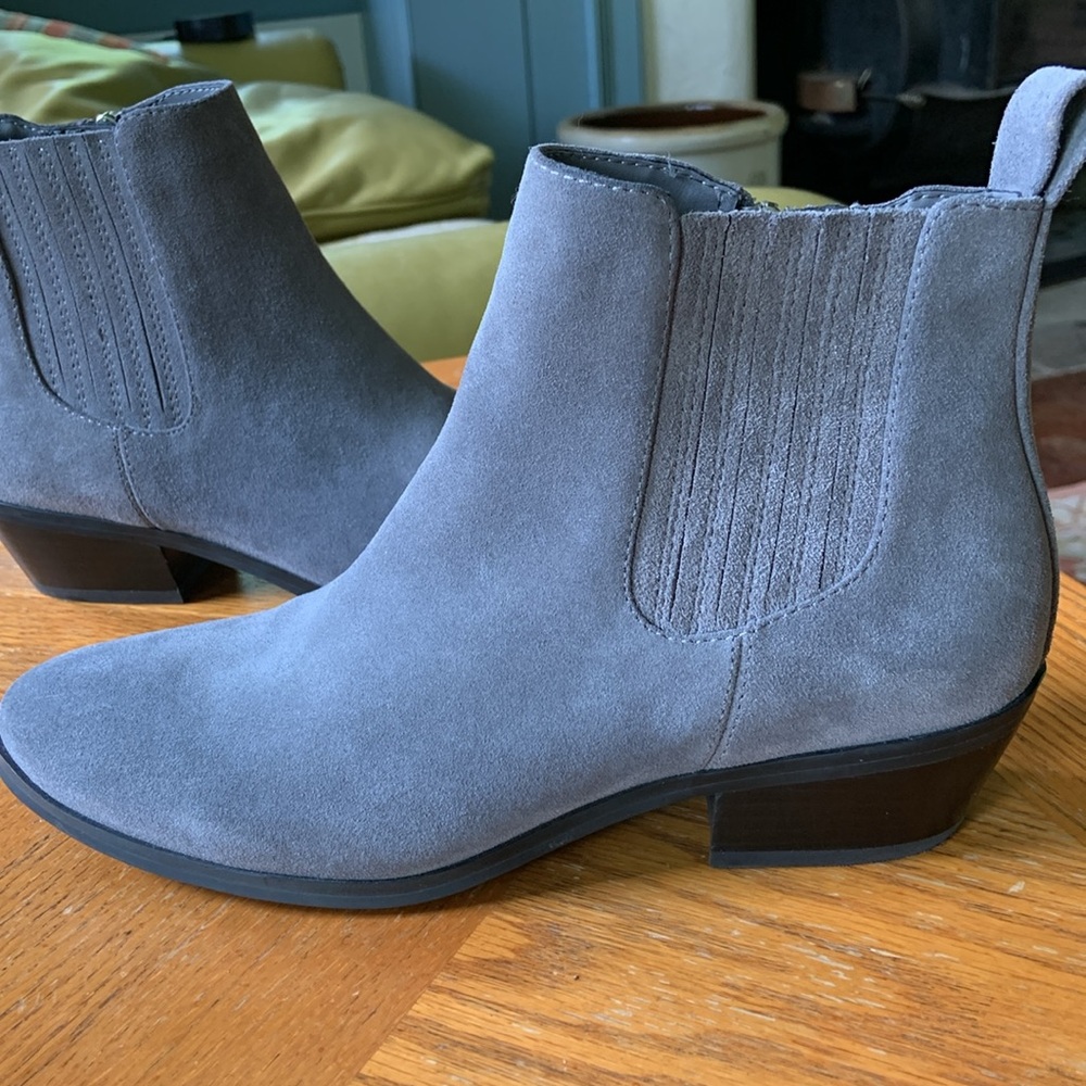 NWT Blondo Waterproof Chelsea Boots Size 7.5